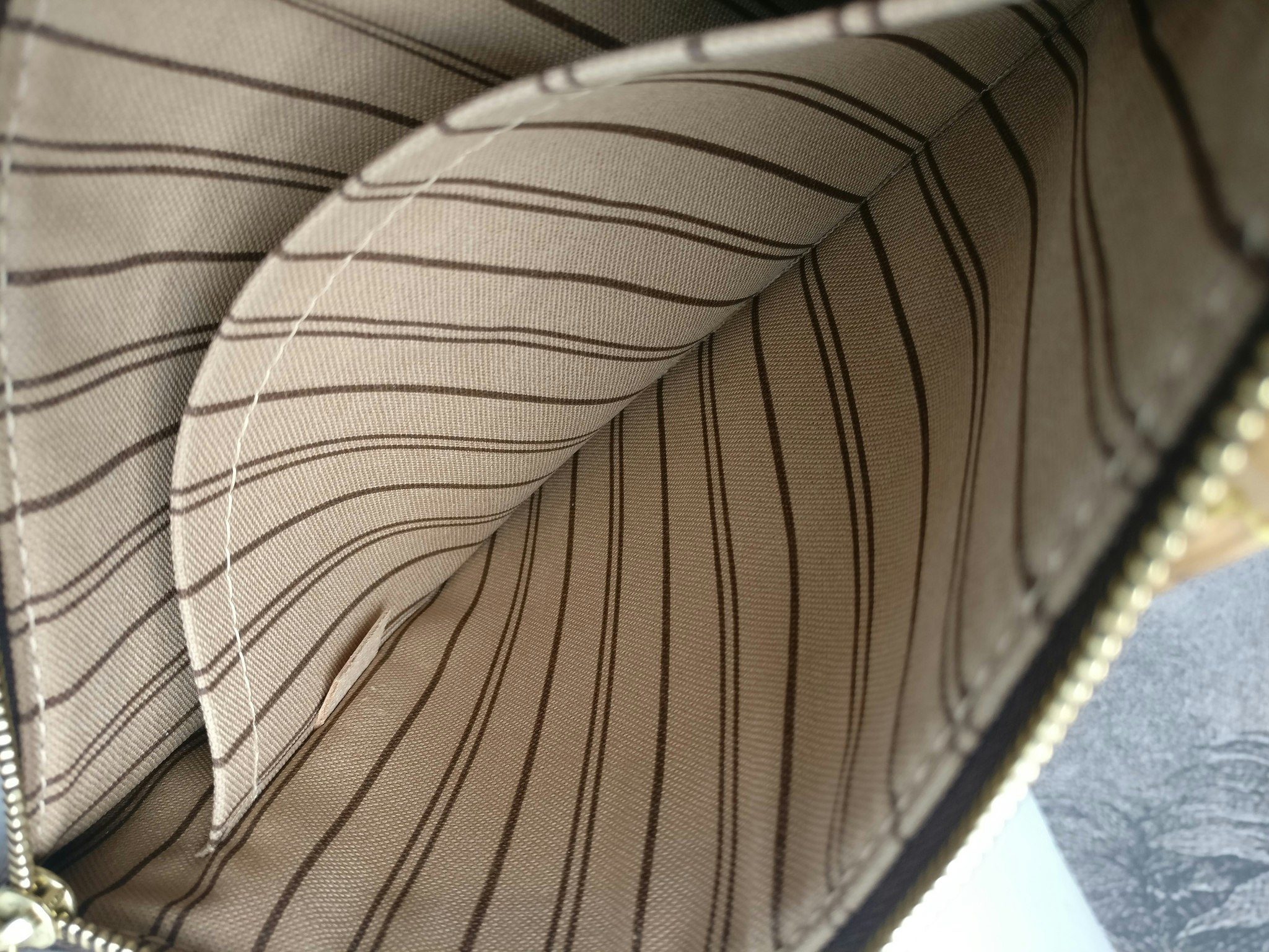 Louis Vuitton Neverfull MM/GM pouch