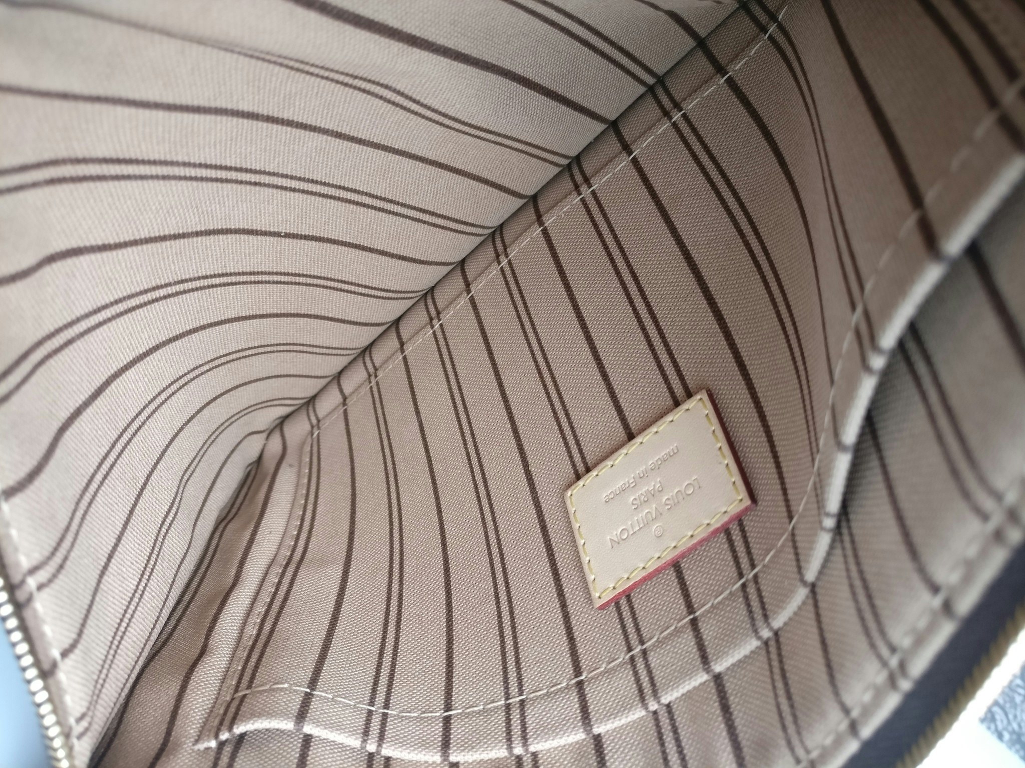 Louis Vuitton Neverfull MM/GM pouch