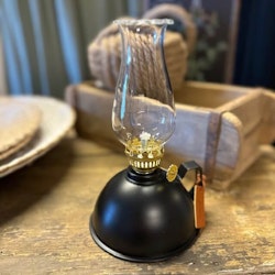 Fotogenlampa Skogsvicker, Svart