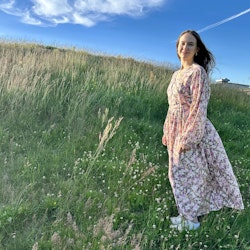 Klänning Fjordvind, Blommor