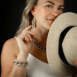 Armband, Chains of Colour - Light khaki