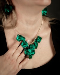 Halsband Midnight Drops - Metallic green