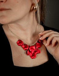Halsband Midnight Drops - Metallic red