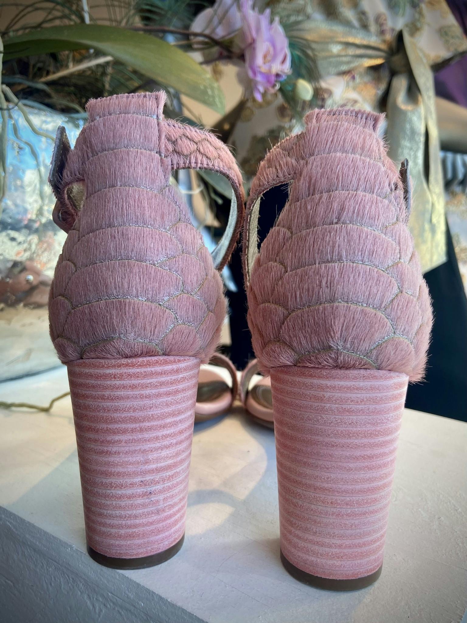 'Horsey anaconda' sandaler i rosa