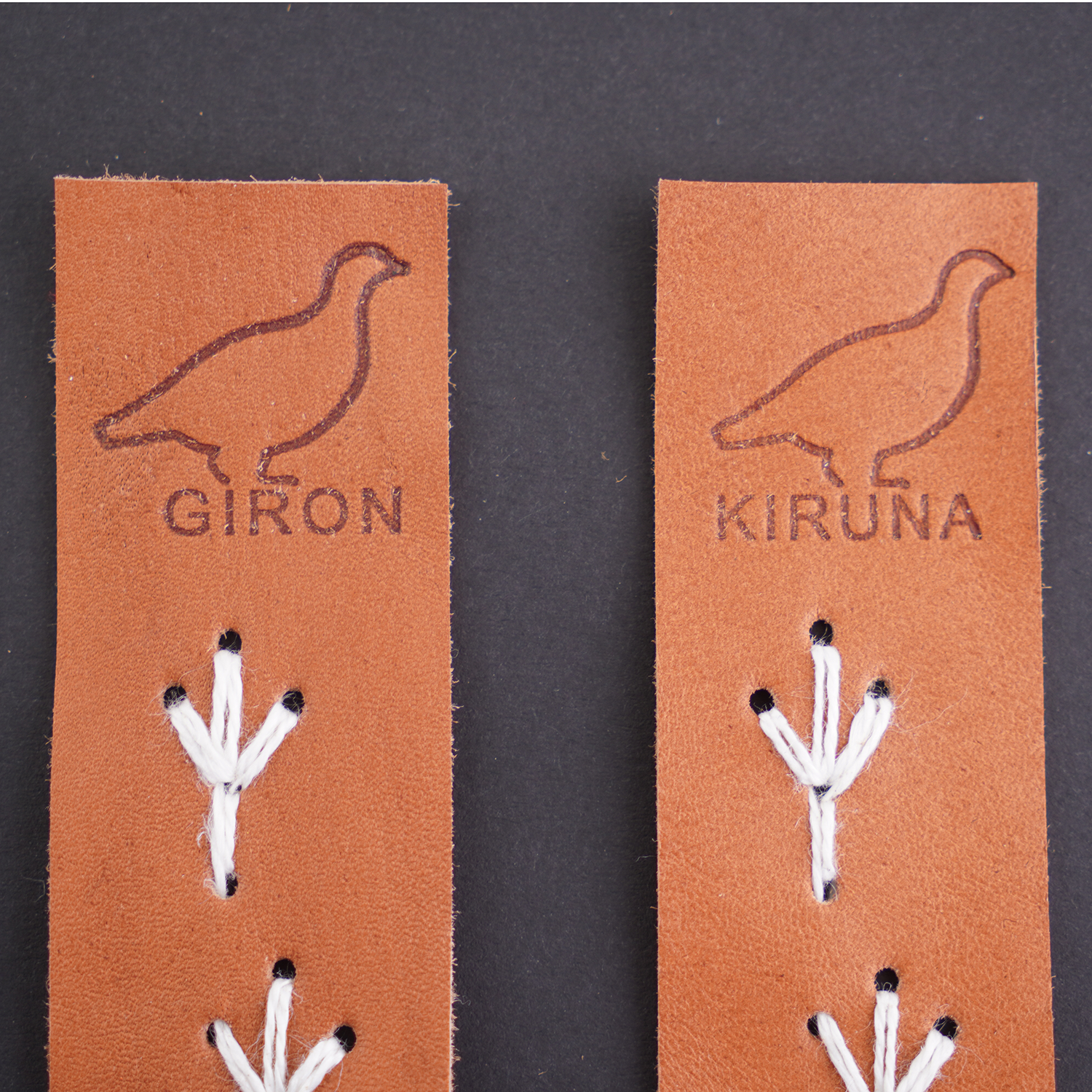 Handgjort bokmärke Kiruna och Giron i renskinn