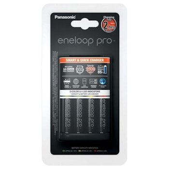 Batteriladdare Panasonic Eneloop + 4 x R6 / AA Eneloop PRO 2500mAh batterier