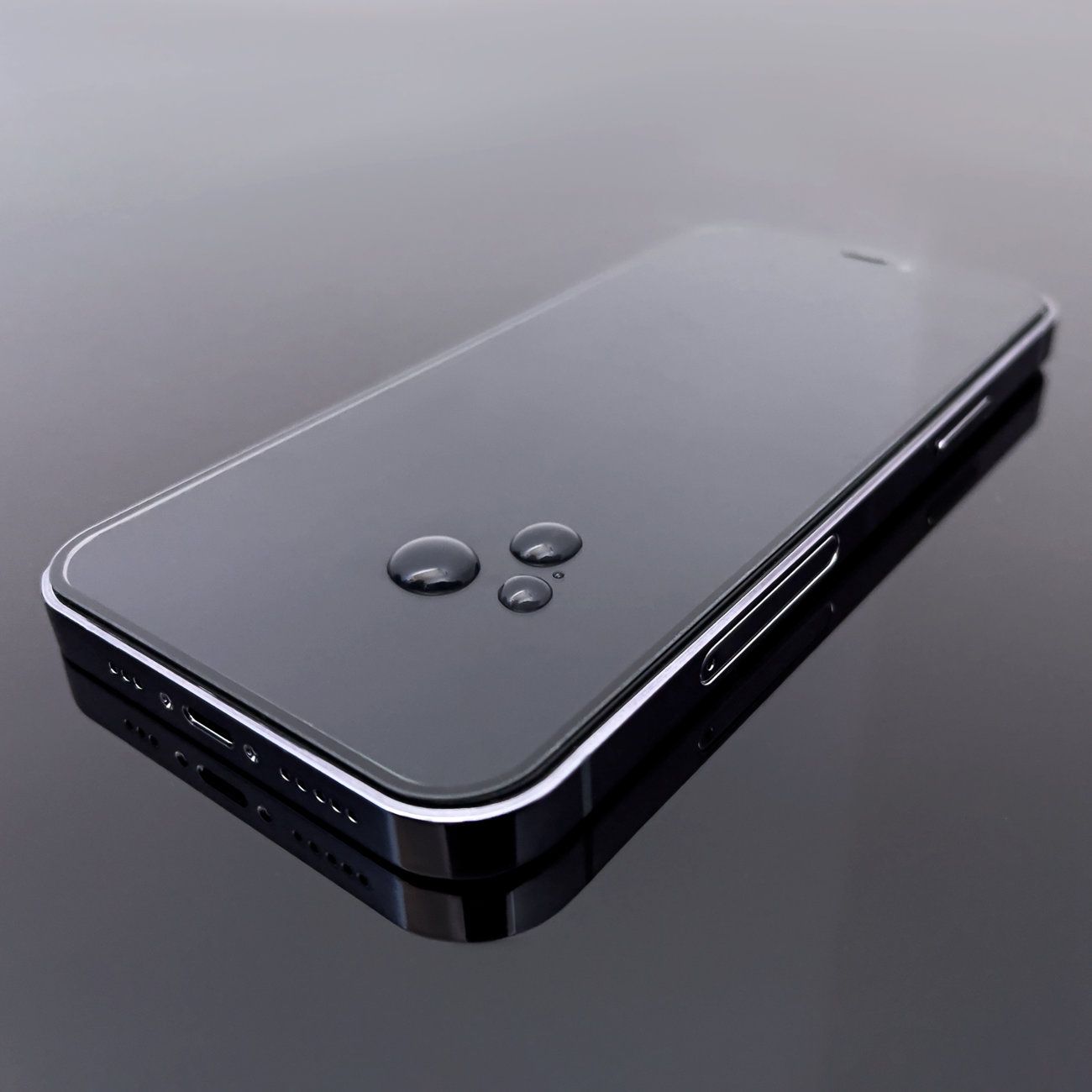 Wozinsky iPhone 14 Pro Max Skärmskydd Heltäckande Härdat Glas bild med vattendroppe
