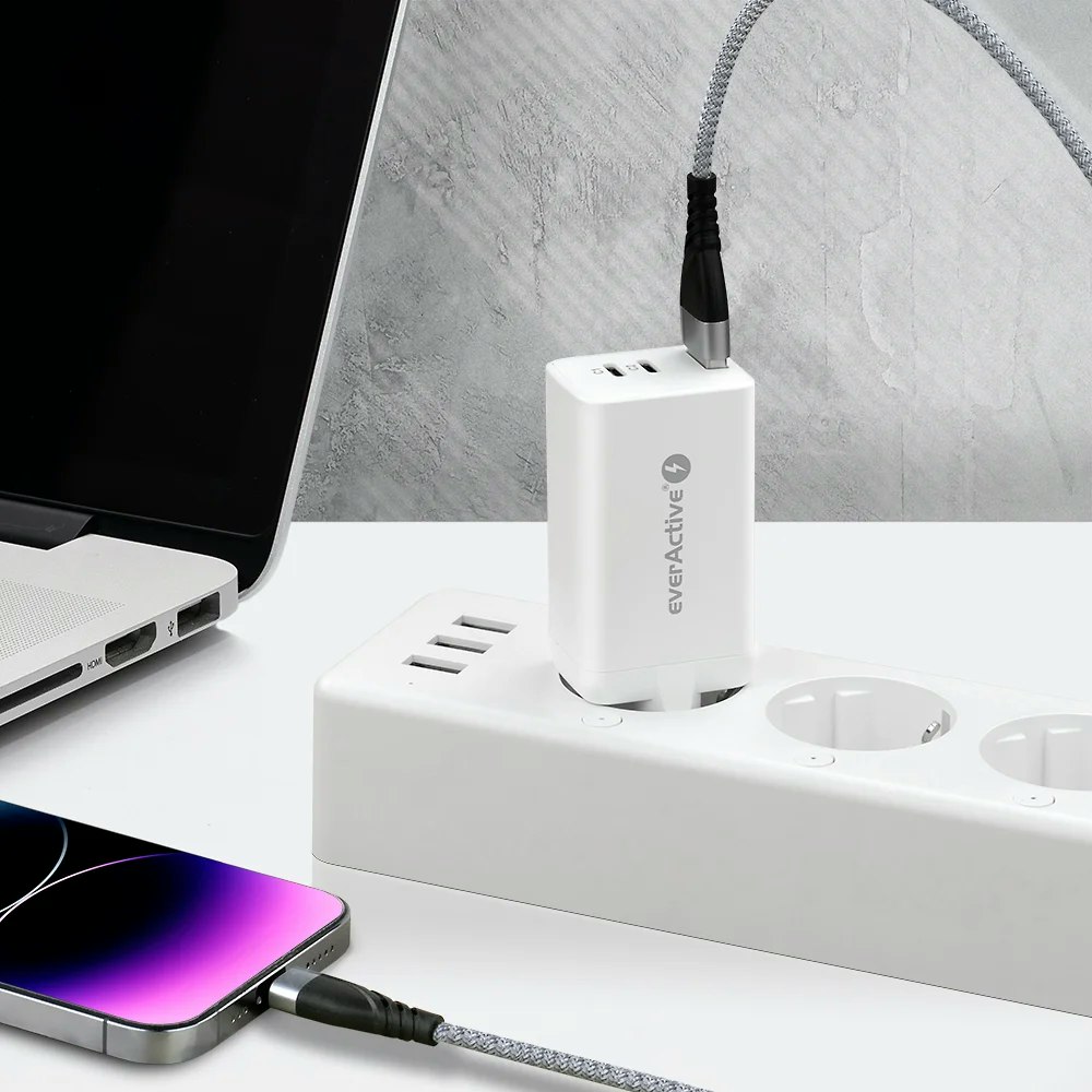 Väggladdare med USB QC4+ och 2x USB-C PD PPS-port