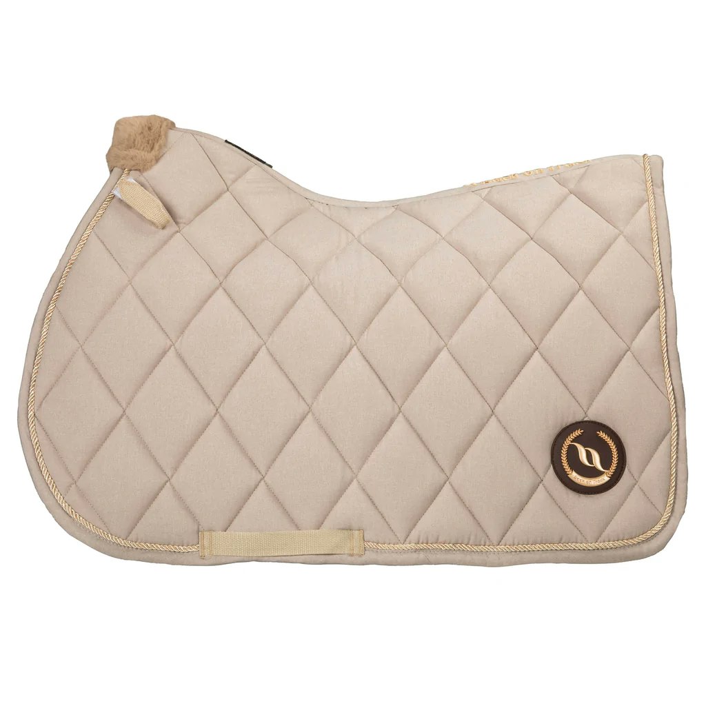 Snyggt hoppschabrak med anatomisk passform. Från Back on Track Haze Collection Hoppschabrak, Beige