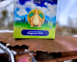 Pokemon Premium Collection Dragonite VStar