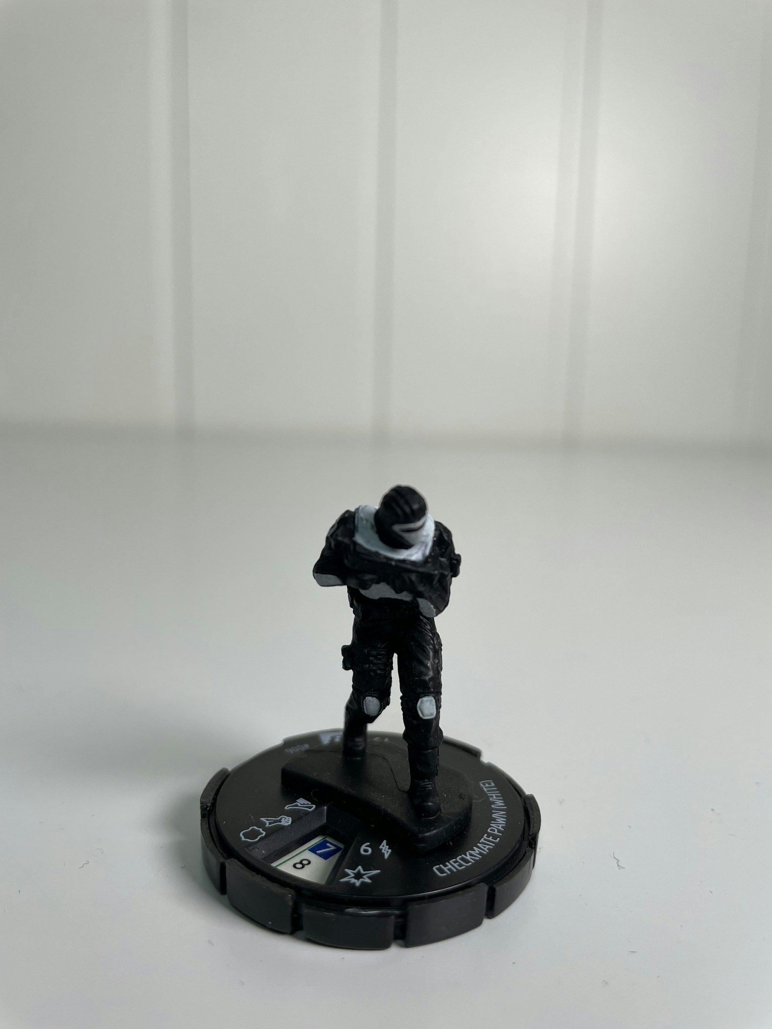 Checkmate Pawn White Heroclix