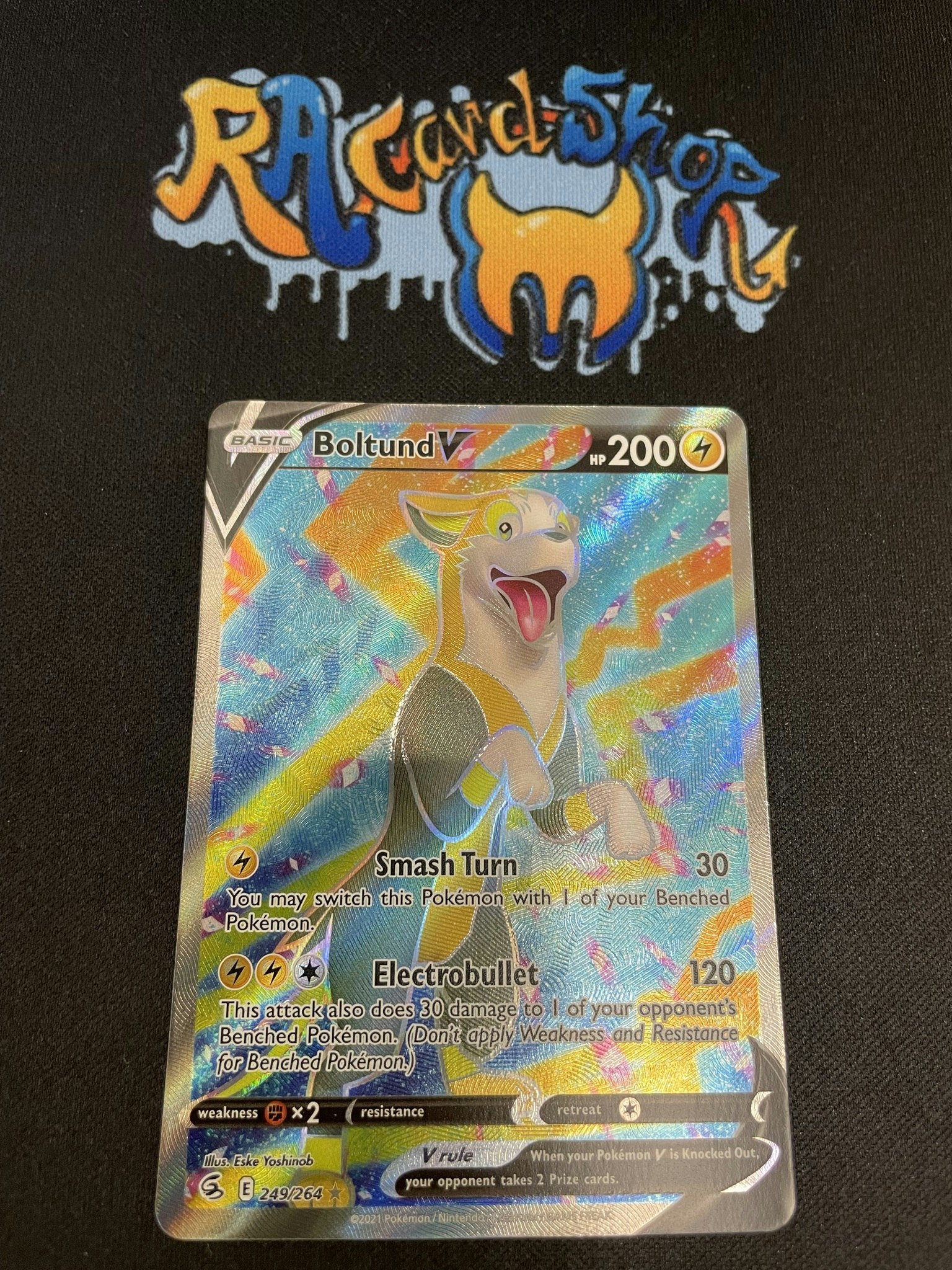 Boltund V Ultra Rare 249/264 Fusion Strike Pokemon