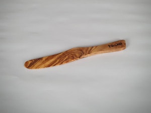 Smörkniv 18,5 cm olivträ handgjord