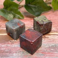 Kub Drakblods jaspis