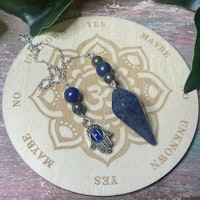 Unik pendel med Lapis lazuli och onda ögat.
