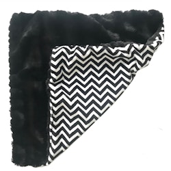 Lux Cuddle Blanket - Chevron Black/White S