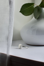 Signet ring