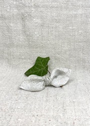 Silvrig läderrosett-spänne, liten