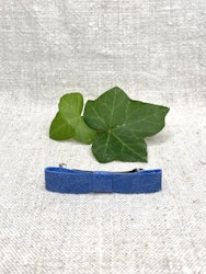Hårklämma, liten med blå läderrosett