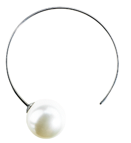 Blomdahl Örhänge i titan 12mm vit pärla på en halvring