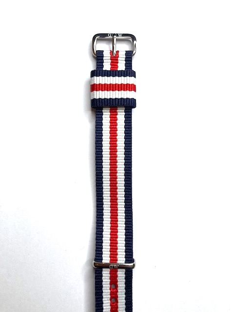 Klockarmband till Daniel Wellington armbandsur röd/vit/blå radigt natoband med stålspänne hos EriCsson Ur och Guld