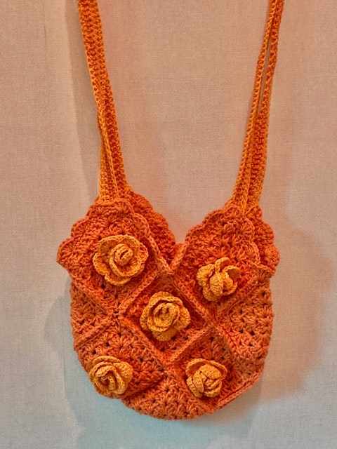 Handgjord orange  virkad väska med rosor Design JemasMix