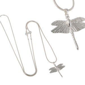 Köp nu: "Dragonfly Mini Halsband Silver Ioaku"