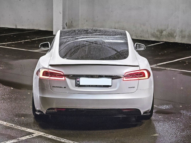 Bak splitter Tesla Model S Facelift