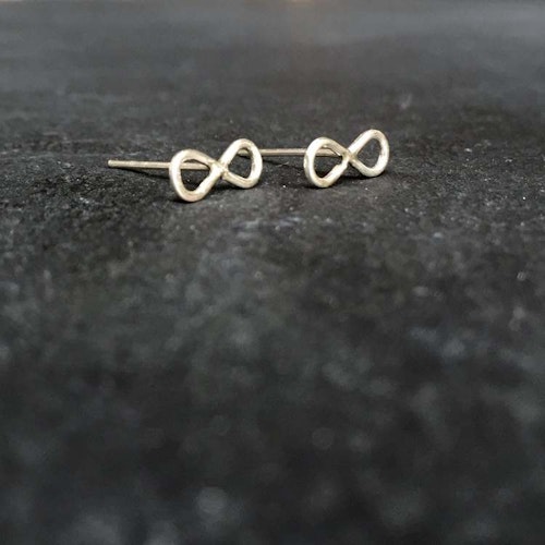 INFINITY STUDS 925 SILVER