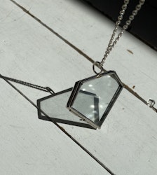 DIAMOND GLASSFRAME HALSBAND FÖRSVILRAT