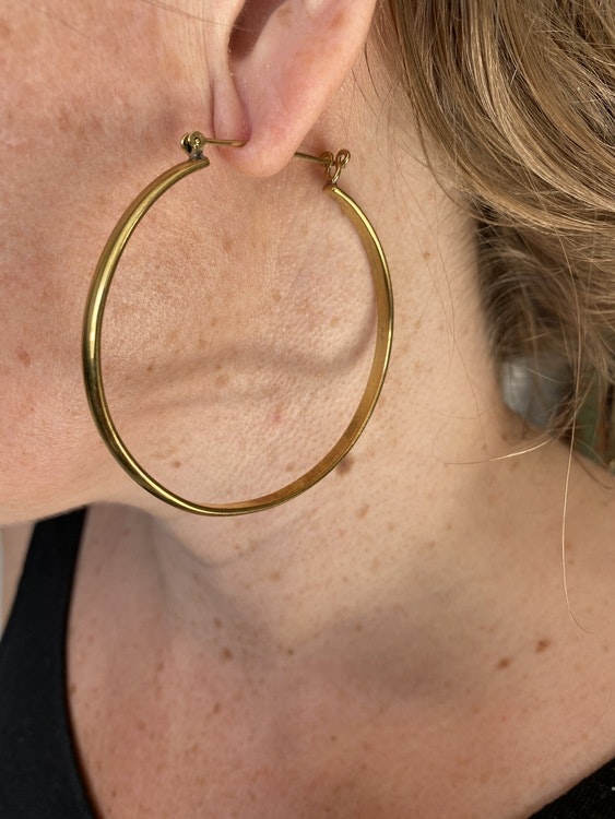 FLAT BIG HOOPS I MÄSSING