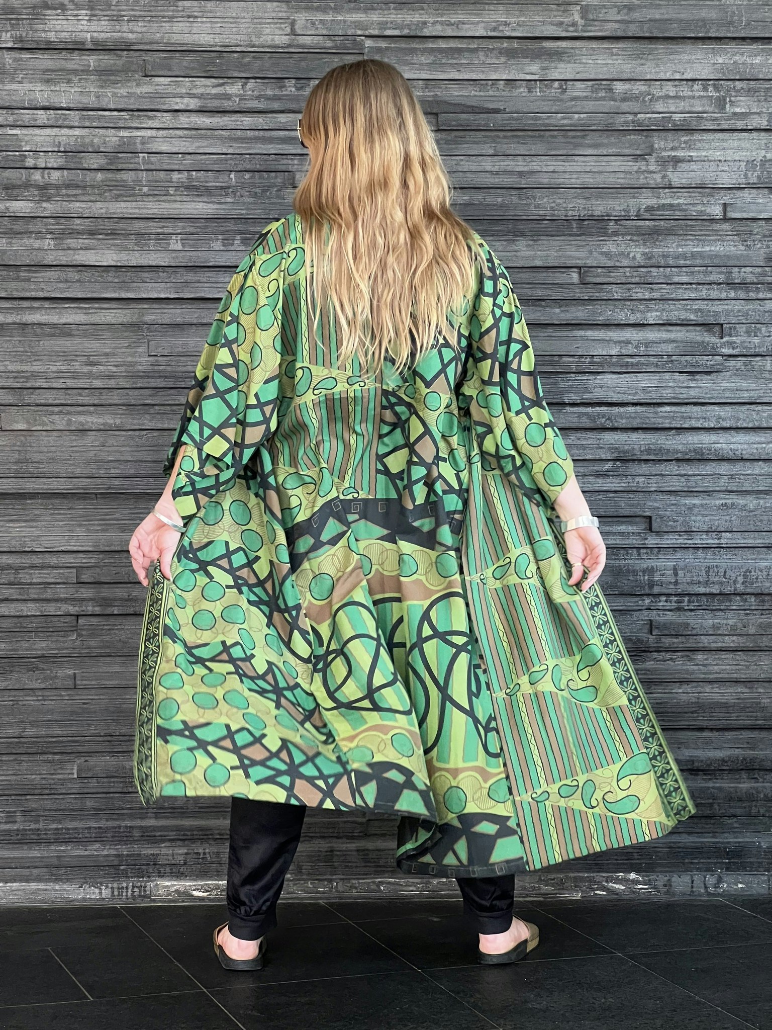 RECYKLAD SIDEN KIMONO RETRO