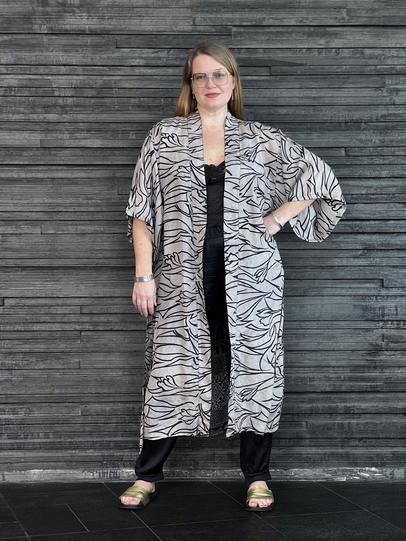 RECYKLAD SIDEN KIMONO BLACK RUTILE