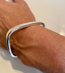 ÖPPNINGSBART FYRKANTIGT ARMBAND I 925 SILVER ARMBAND FÖR SMALA HANDLEDER