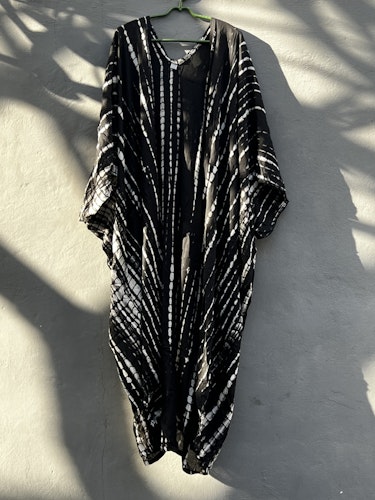 TIE DYE BLACK SPINE