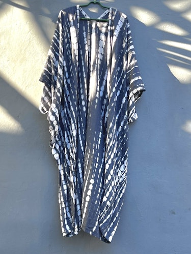 TIE DYE GREY SPINE
