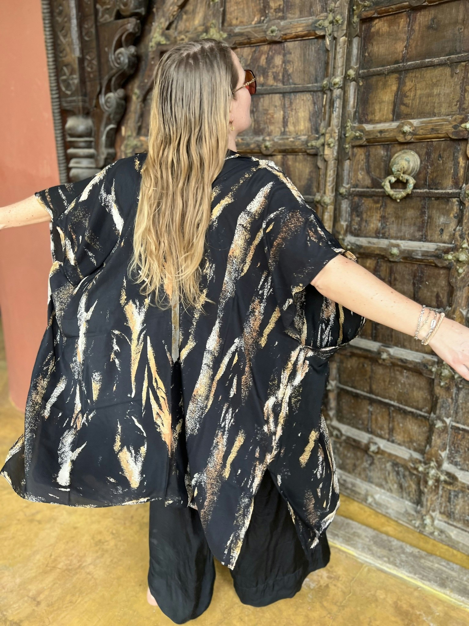 LÅNG SIDENKIMONO MED KNAPPAR #12