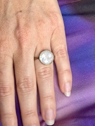 MÅNSTEN BEZEL RING I MÄSSING