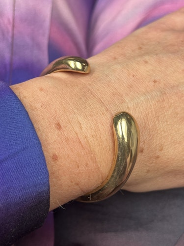 DROPPAR ARMBAND I MÄSSING