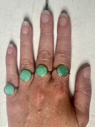 KRYSOPRAS BEZEL RING I MÄSSING