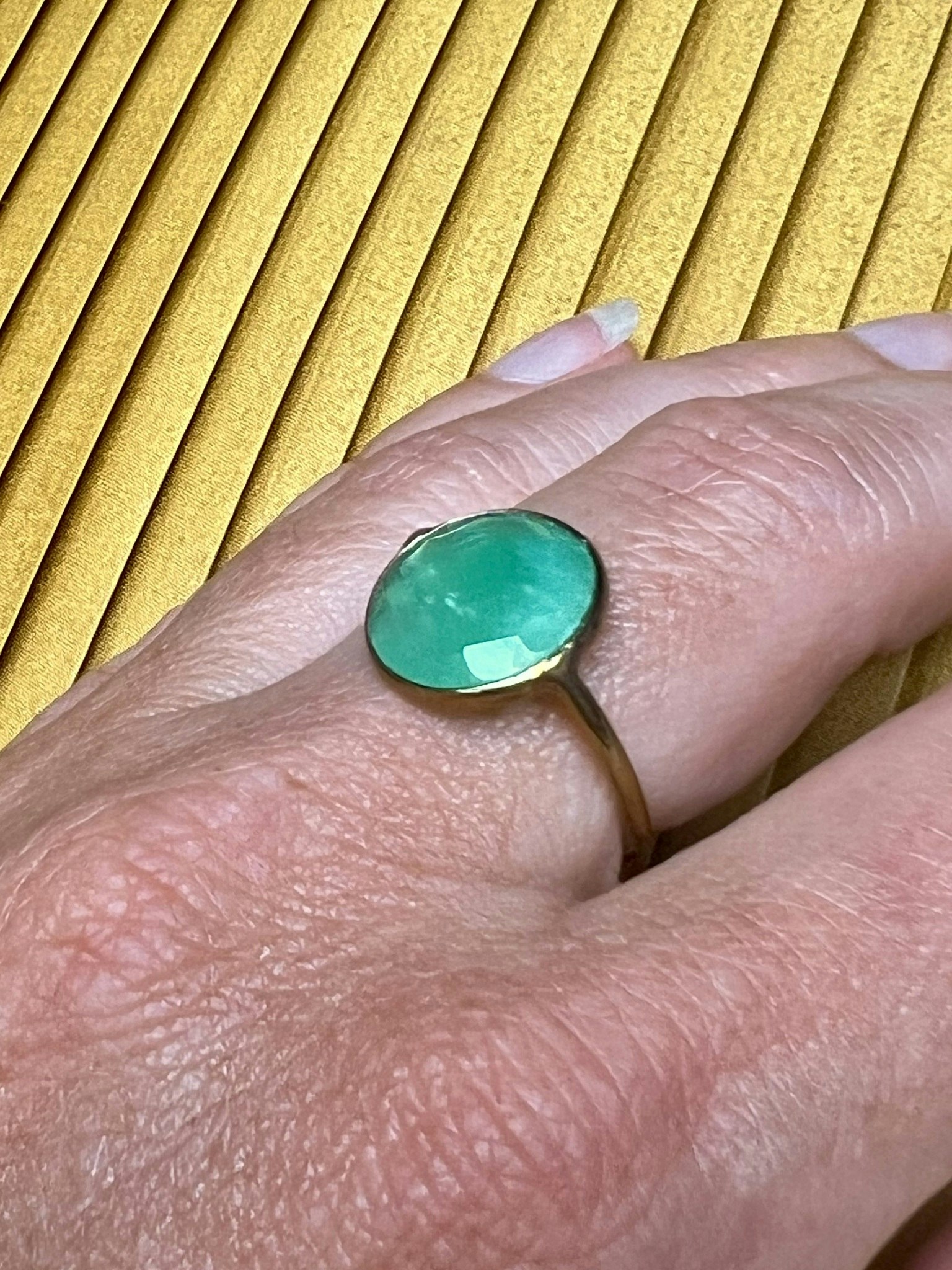 KRYSOPRAS BEZEL RING I MÄSSING