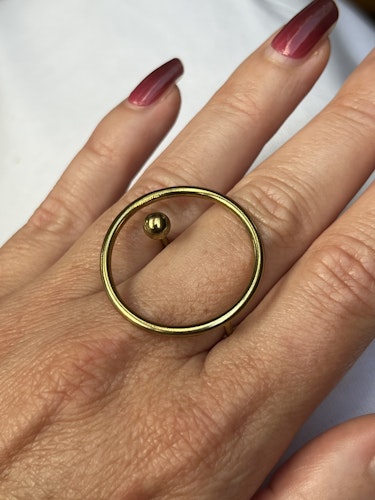 SVÄVANDE PLANET RING MÄSSING
