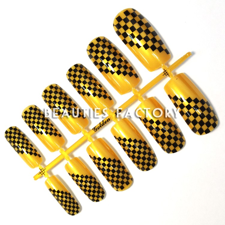 12st Design Lösnaglar - Black Grids On Gold