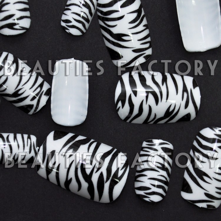 12st Design Lösnaglar - White tiger