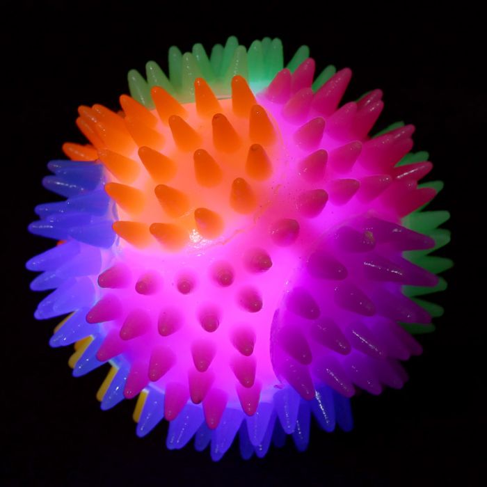 taggig blinkande studsboll med LED ljus och massa olika färger