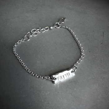 Silverarmband Faith
