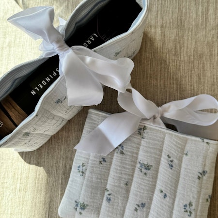 Handsydd Book sleeve - flera varianter