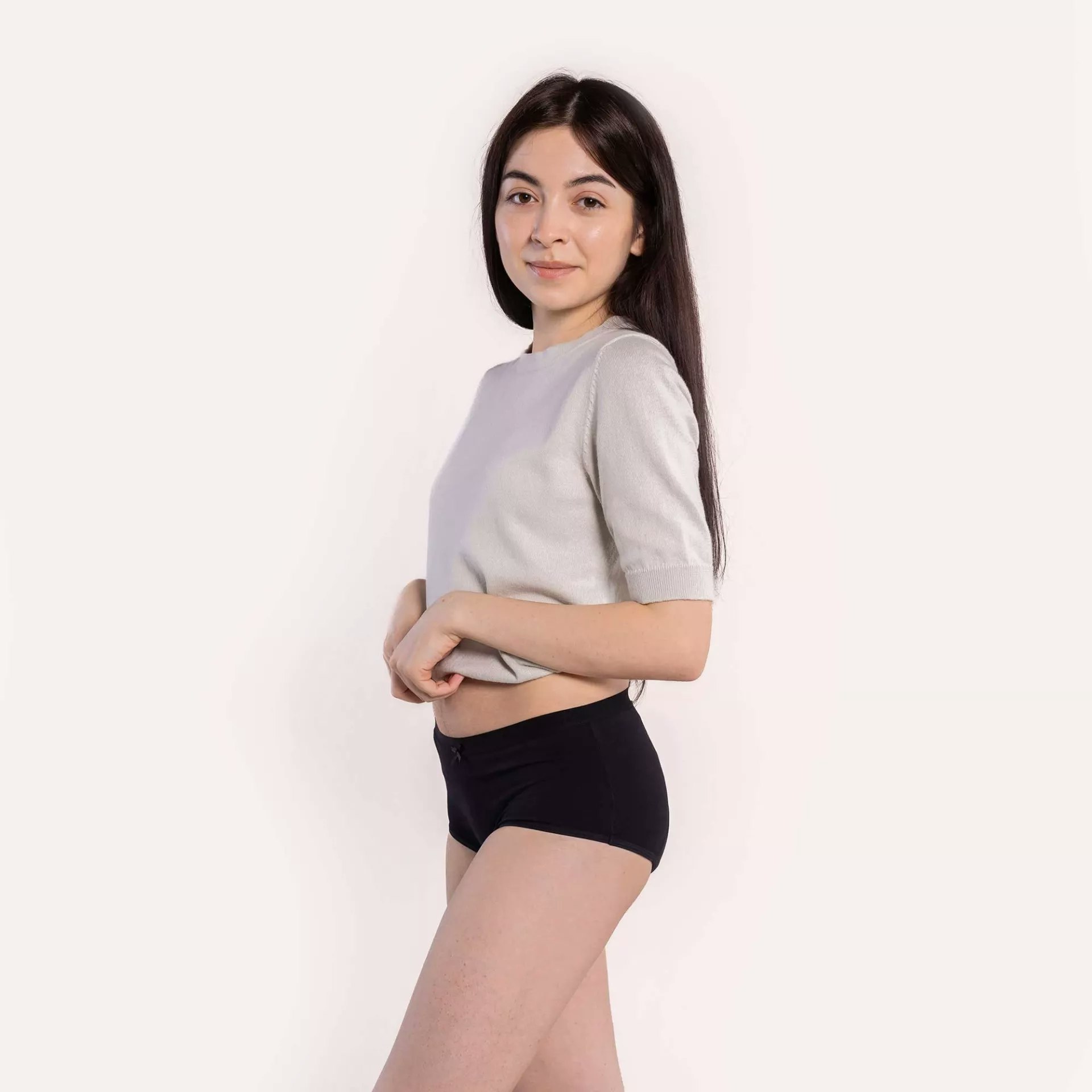 Teens menstrosor Panty Hipster. Light/medium absorption. Svart & blå.