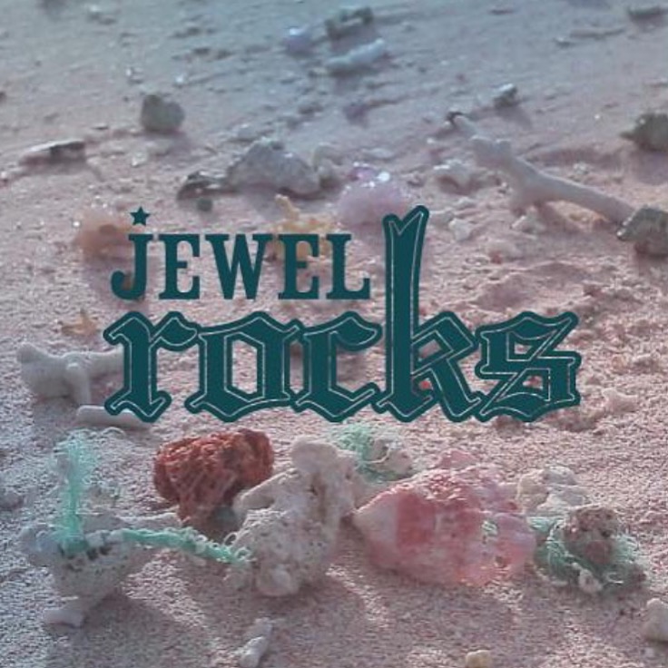 Armbånd (perlemor med anker) fra Jewel Rocks