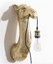 Vägglampa Kamelhuvud